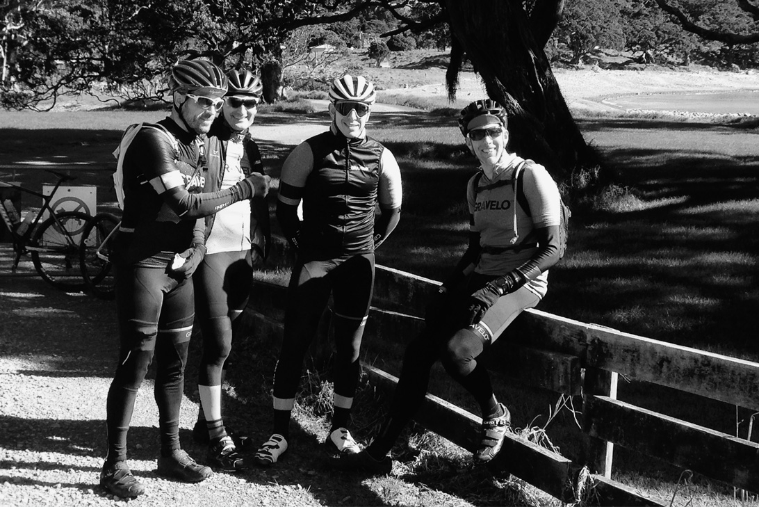 gravelo kit, bibs, gillet, jersey