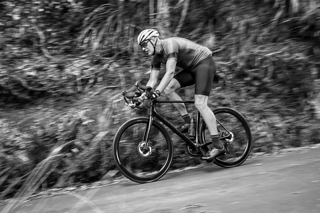 gravelo jersey on road